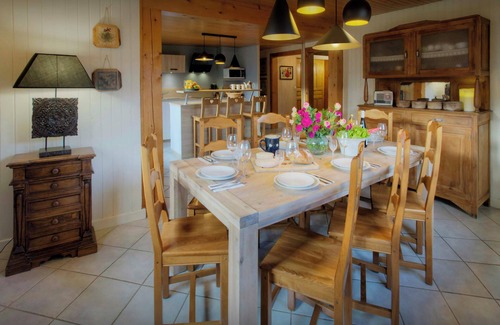 Manigod Ski Chalet | Chalet L'Otavalo - French Alps base for 8, spa & great views - OVO Network
