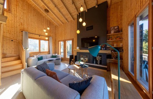 Saint-Pierre-de-Clages Ski Chalet | Chalet La Chenevière