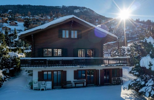 Saint-Pierre-de-Clages Ski Chalet | Chalet La Chenevière