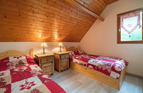 Cauterets Ski Chalet | Chalet la grange des Pyrénées * 1 to 6 pers, private parking