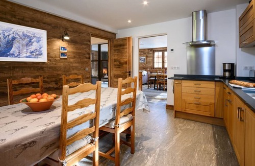 Les Allues Ski Chalet | Chalet Le Houx, Delightful chalet in the heart of the Village