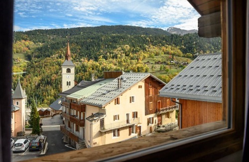 Les Allues Ski Chalet | Chalet Le Houx, Delightful chalet in the heart of the Village