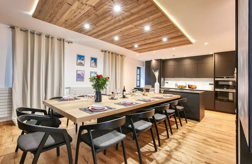 Argentiere Ski Chalet | Chalet 'Le Marti' with Mountain View, Wi-Fi and Air Conditioning
