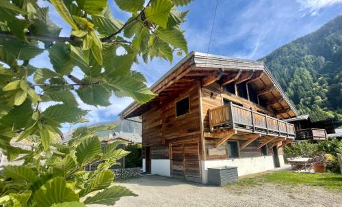 Chamonix-Mont-Blanc Ski Chalet | Chalet le petit Nicolas, jacuzzi, vue Mont Blanc