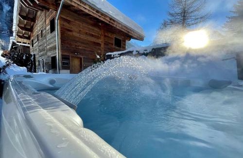 Chamonix-Mont-Blanc Ski Chalet | Chalet le petit Nicolas, jacuzzi, vue Mont Blanc