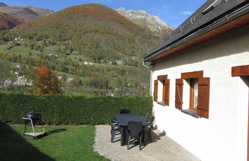 Cauterets Ski Chalet | Chalet le petit ours brun, spa et sauna, parking privé