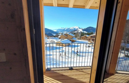 Cohennoz Ski Chalet | Chalet 'Les 2 Soeurs' with Mountain View, Private Terrace and Wi-Fi