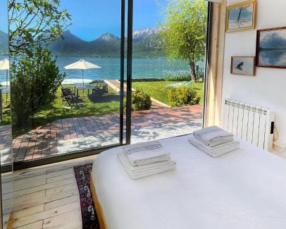 Angon Ski Chalet | Chalet les pieds dans l'eau avec accès direct au Lac d'Annecy