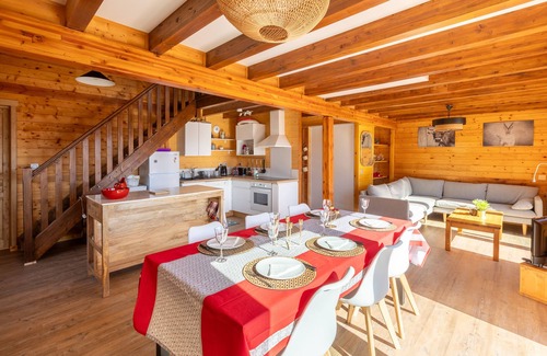 Les Angles Ski Chalet | Chalet Les Tilleuls - Jolie vue montagne et lac