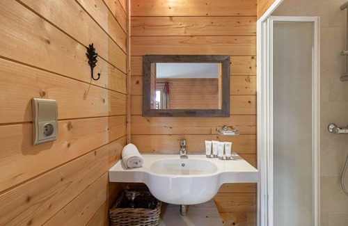 Saint-Marcel Ski Chalet | Chalet Lola - Four Bedroom Chalet, Sleeps 10