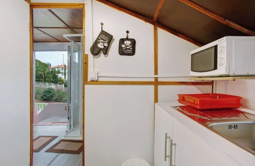 Sao Jorge Ski Chalet | Chalet 'Luci's House' with Sea View, Private Terrace and Wi-Fi