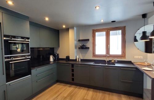 Les Gets Ski Chalet | Chalet lumineux 3* proche lac et pistes, calme, 80m VTT/ski, 2 parkings, WiFi, équipé pour 10 pers. - FR-1-598-87