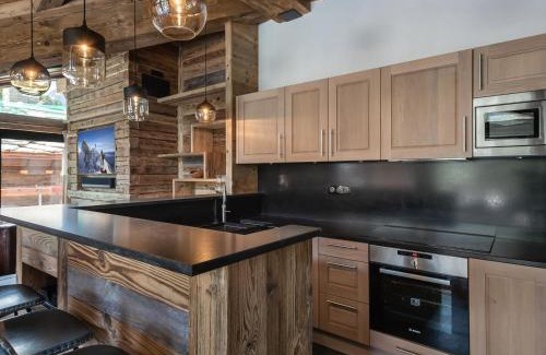 Val-d'Isere Ski Chalet | Chalet luxueux avec 5 chambres, hammam, cheminée et grande terrasse au cœur de Val d'Isère - FR-1-567-34