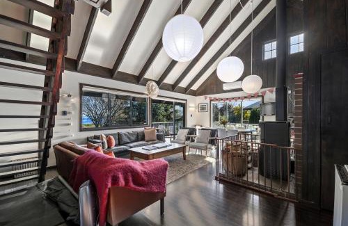 Waitahanui House | Chalet Mahuta - Five Mile Bay Holiday Home