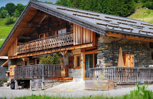 La Giettaz Ski Chalet | Chalet Marijulo - Stylish property with hot tub and terrace - OVO Network