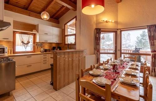 Bellentre Ski Chalet | Chalet Mathilde - Beautiful chalet 20m to piste, sauna, jacuzzi, ski room, views
