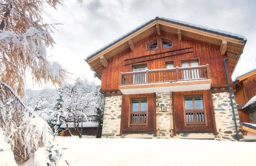 Chandon Ski Chalet | Chalet Meribel 3 * in an old vaulted barn.
