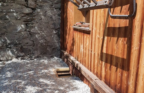 Chandon Ski Chalet | Chalet Meribel 3 * in an old vaulted barn.