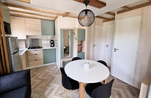 Mandelieu-La-Napoule Ski Chalet | Chalet Mimosa 2 Schlafzimmer 4 Personen