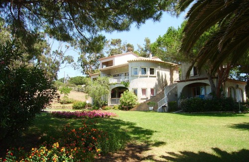 Porticcio Cottage | CHALET MIMOSA - 6 PEOPLE - 3 BEDROOMS and 2 BATHROOMS