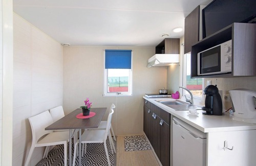 Olhao Ski Chalet | Chalet "Mobile Home 2 - Olhão" with Mountain View, Shared Pool & A/C