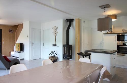Mont-Dore Ski Chalet | Chalet moderne 92m² avec garage, bornes de recharge, Wi-Fi, proche du centre - FR-1-608-206