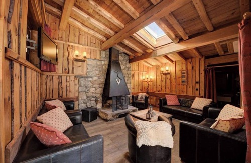 Montchavin Ski Chalet | Chalet Mont Blanc, warm and traditional in the heart of Paradiski