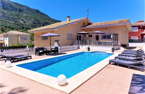 La Drova Villa | CHALET MONTESOL, LUXURY IN THE BEST AREA OF LA DROVA, NEXT TO GANDIA