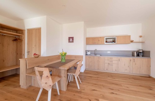 Marlengo Ski Chalet | Chalet 'Moosbichlerhof Rosalia' with Mountain View, Shared Pool and Wi-Fi