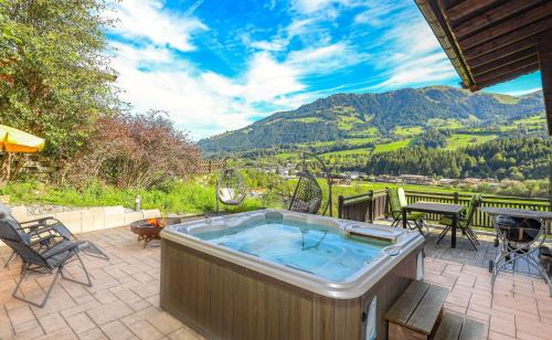 Kitzbuehel Ski Chalet | Chalet Moralee Kitzbühel, Whirlpool & Alpenblick
