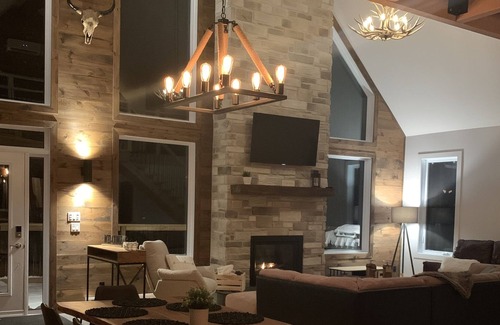 Mansonville Cabin | Chalet Nature OWL'S Head Spa and fire pit