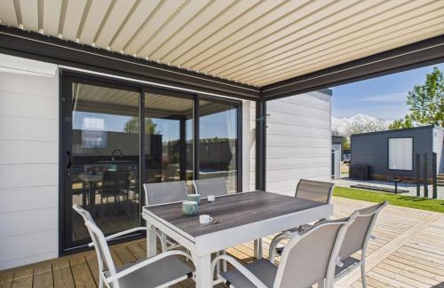 Saint-Gilles-Croix-de-Vie Ski Chalet | Chalet neuf pour 6 avec piscine chauffée à l'année