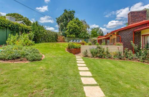 Greater Johannesburg Metropolitan Area Ski Chalet | Chalet no.1 Primula