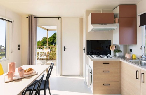 Porto-Vecchio Ski Chalet | Chalet-ombragés-Comfort-Ensuite with Shower