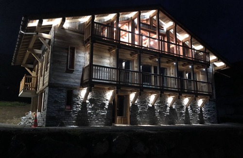 Crest-Voland Ski Chalet | CHALET ON THE SLOPES AT THE DEPARTURE OF THE TELES. LA LOGERE, SWIMMING POOL, SAUNA, JACUZZI