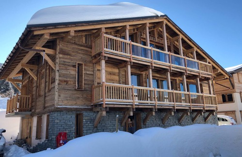 Crest-Voland Ski Chalet | CHALET ON THE SLOPES AT THE DEPARTURE OF THE TELES. LA LOGERE, SWIMMING POOL, SAUNA, JACUZZI