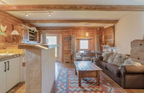 Demi-Quartier Ski Chalet | Chalet Ontario Summar
