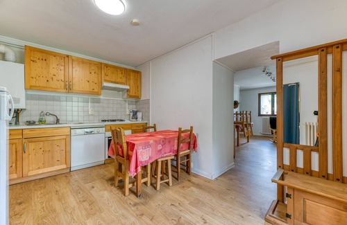 Oz Ski Chalet | Chalet 'Passoud 204' with Mountain View, Private Garden and Wi-Fi