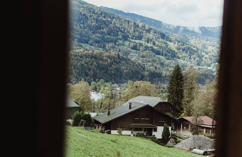 Samoens Ski Chalet | Chalet 'Petit Cosy - Samoëns' with Mountain View, Private Terrace and Private Garden