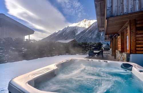 Chamonix City Centre Ski Chalet | Chalet Planards 1