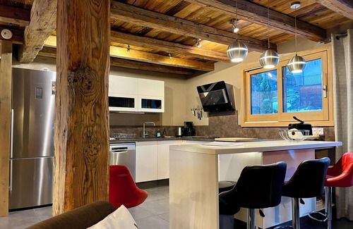 Saint-Martin-de-Belleville Ski Chalet | Chalet Polaris - Alpine charm & comfort, 200 metres from the slopes/3 Vallées