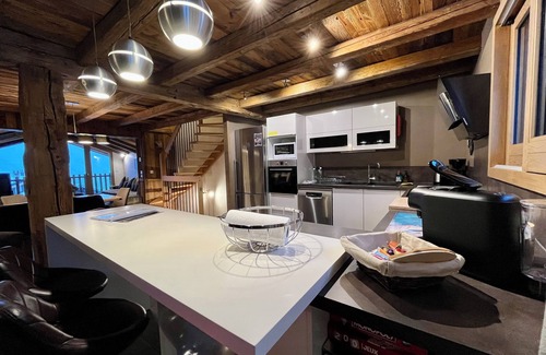 Saint-Martin-de-Belleville Ski Chalet | Chalet Polaris - Alpine charm & comfort, 200 metres from the slopes/3 Vallées