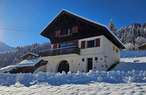 La Clusaz Ski Chalet | Chalet proche pistes, cheminée, garage, Wifi - FR-1-304-108