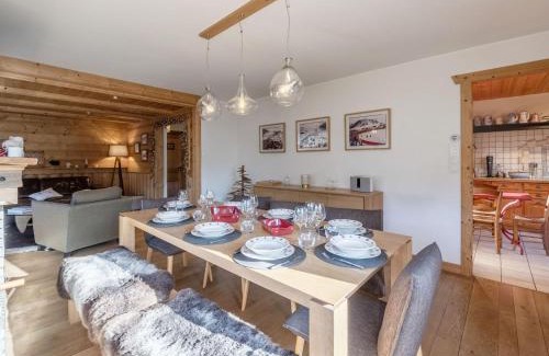 Morzine Ski Chalet | Chalet rénové de 170m² au centre de Morzine, 11 pers., proche télécabine, parking, terrasse, cheminée - FR-1-754-5