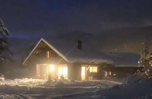 Samoens Ski Chalet | Chalet rénové spacieux près des commerces, à 200m du village et du lac, navette ski-bus gratuite - FR-1-624-118