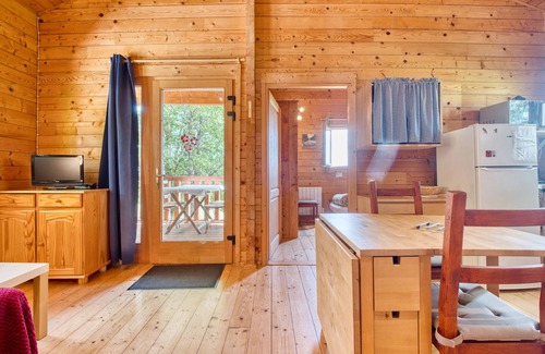 Salignac-Eyvignes House | Chalet Rapiette – wheelchair accessible, shared heated pool, Périgord Noir
