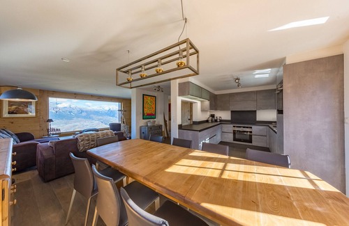 Saint-Pierre-de-Clages Ski Chalet | Chalet Riquet - ski-in/out - luxe