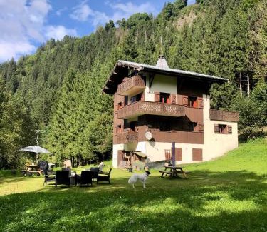 Saint-Gervais-les-Bains Apartment | Chalet Rivière du Bon Nant Location de 6 à 14 personnes en Haute Savoie