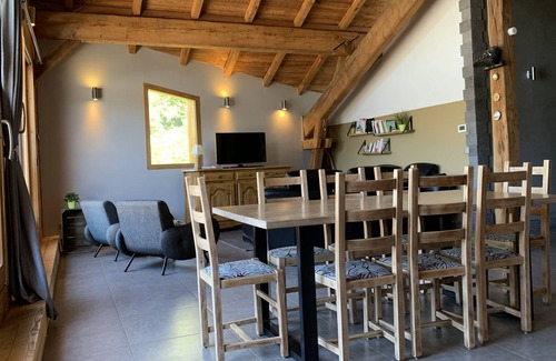 Huez-en-Oisans Ski Chalet | Chalet Sarenne 12 pers jacuzzi 50m from the slopes