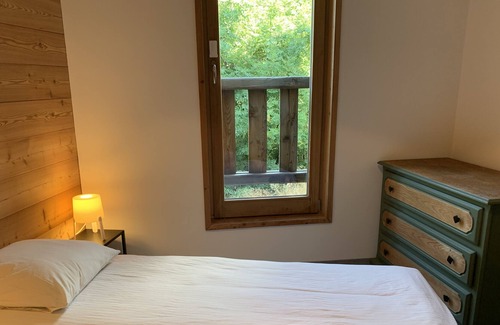 Huez-en-Oisans Ski Chalet | Chalet Sarenne 12 pers jacuzzi 50m from the slopes